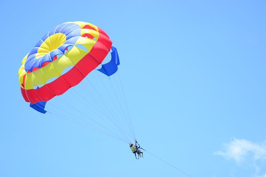  Parasailing (Trou d'Eau Douce)