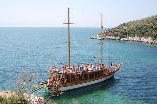 Kusadasi Boat Tour w/LUNCH (KUSADASI)